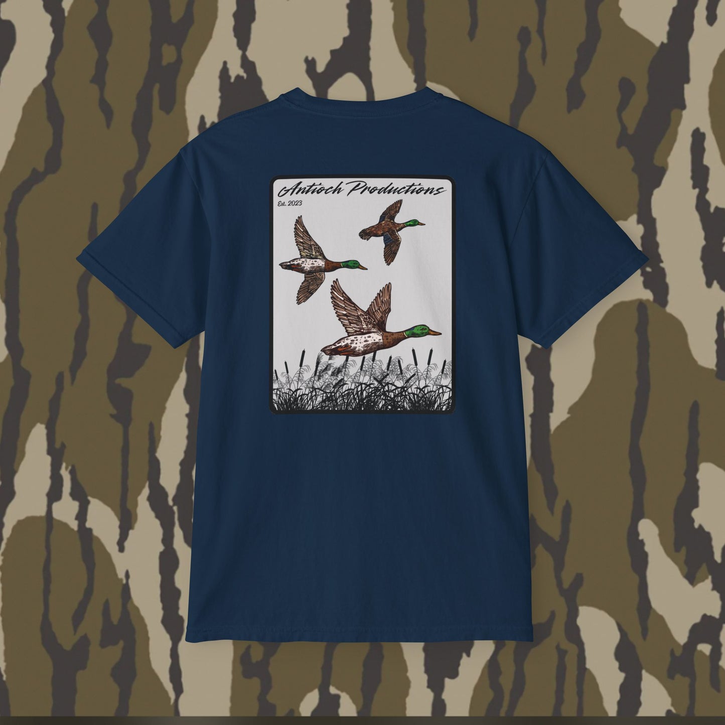 Unisex Pocket T-Shirt with Vintage Duck Design