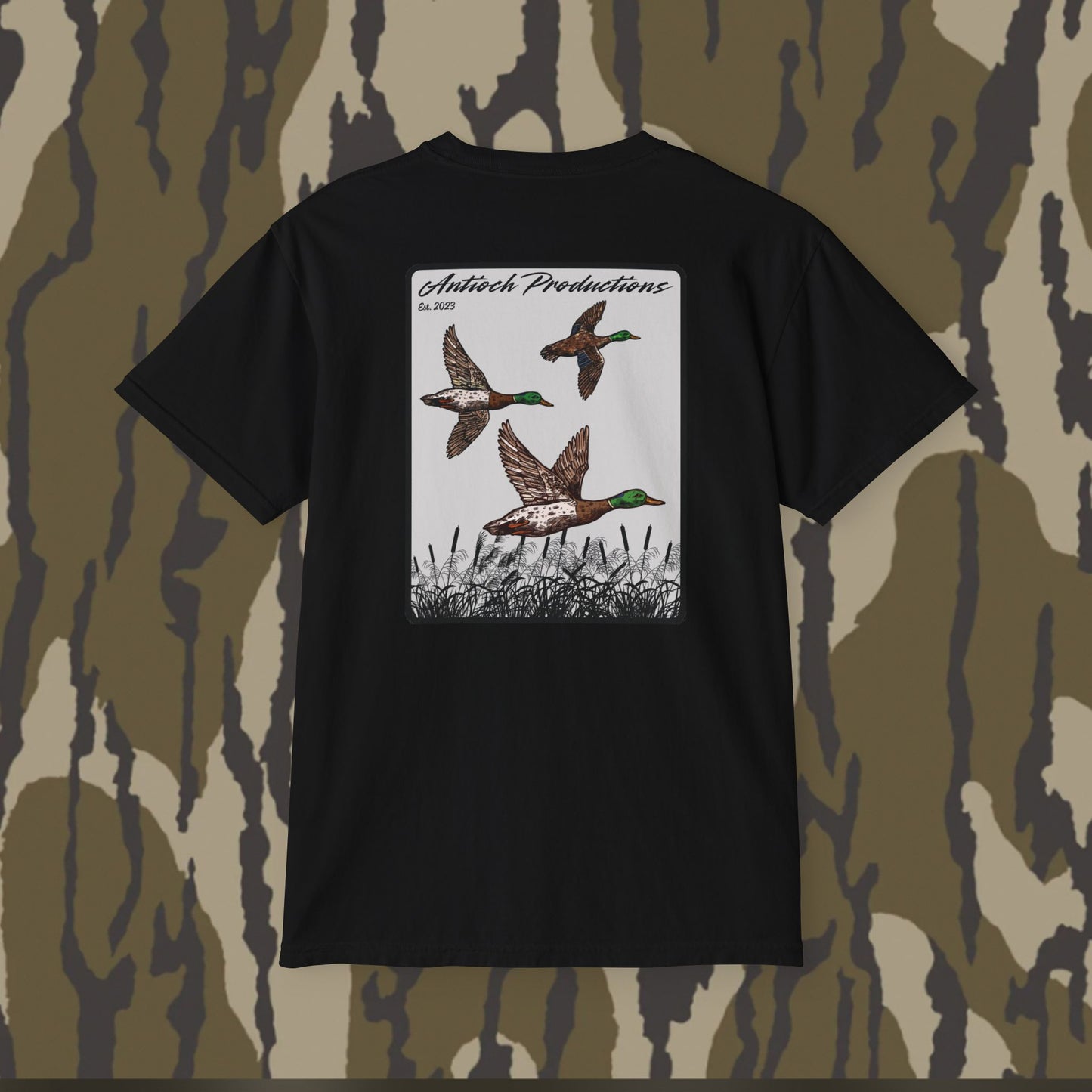 Unisex Pocket T-Shirt with Vintage Duck Design