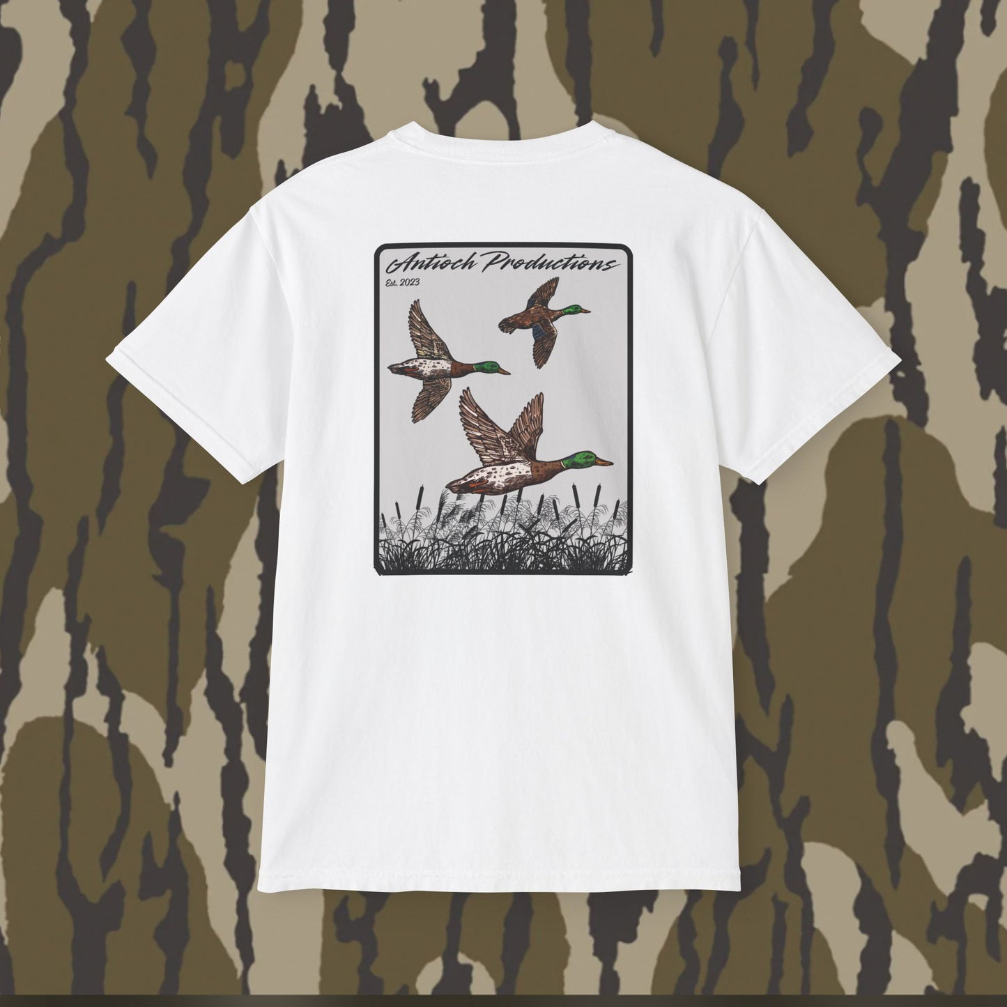 Unisex Pocket T-Shirt with Vintage Duck Design