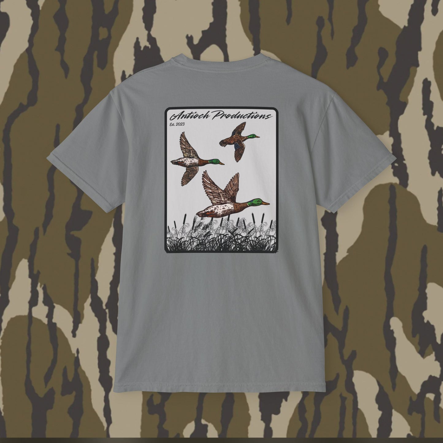 Unisex Pocket T-Shirt with Vintage Duck Design